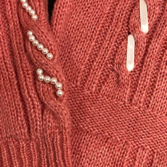 Vintage 80s pearls and bows sweater - Picture 2 of 2